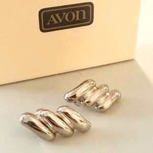 Vintage Avon Shiny Silver Sleek Wave Earrings, New in Box, Pierced Ears, 1” Long